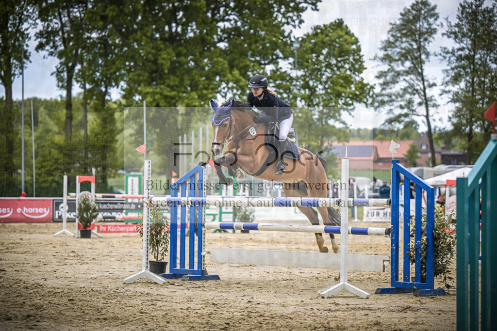 DOS_8919 | Entdecke hochwertige Reitturnierfotos von Foto Oger. Professionell, emotional und authentisch – jetzt Lieblingsmomente im Shop bestellen.Deutschlandweite Turnierfotografie. - Realisiert mit Pictrs.com