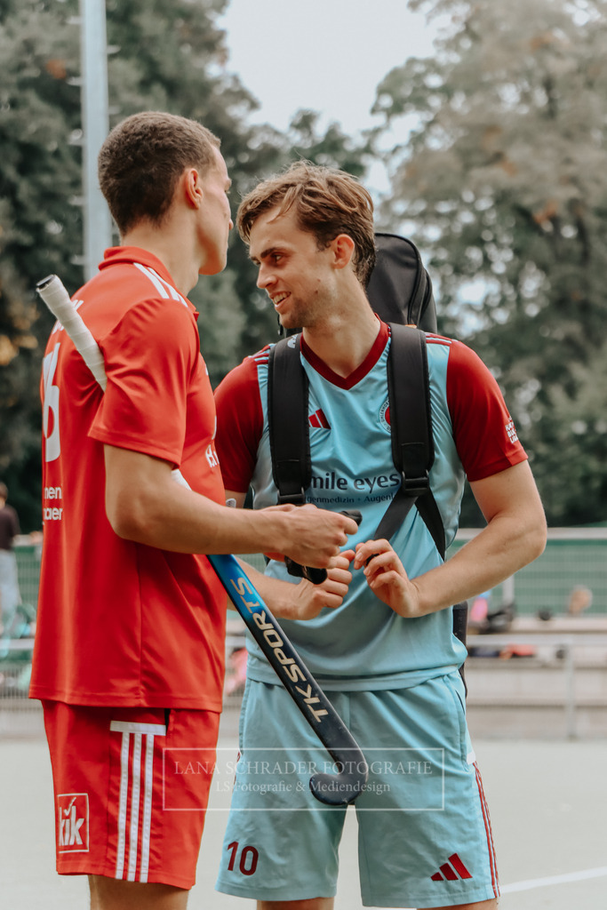 Herren_Bundesliga_02_F_RWK-UHC_21.09.25_Köln (470 von 471) | lanaschraderfotografie - Realisiert mit Pictrs.com