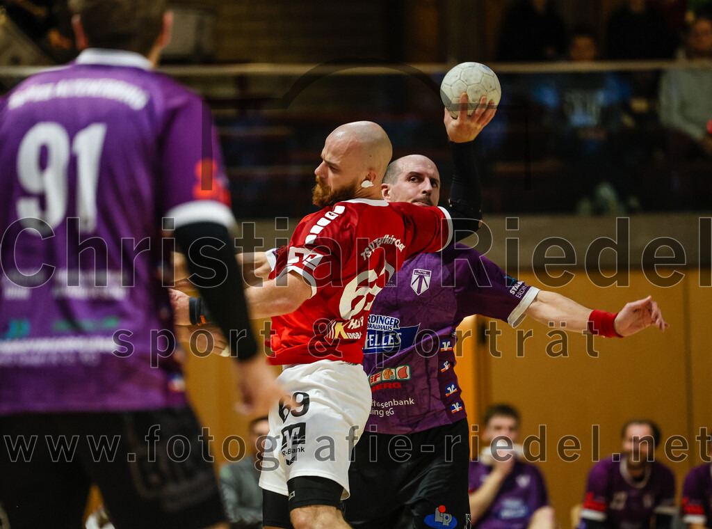2024-10-20_093_SpVgg_Altenerding_II_gegen_TSV_Taufkirchen-Vils | Erding, Deutschland, 20.10.2024:Handball, Bezirksliga Männer Ost 2024 / 2025, 3. Spieltag, SpVgg Altenerding II gegen TSV Taufkirchen/Vils, Endergebnis: 15:20Andreas Rej (TSV Taufkirchen/Vils, #69), Daniel Sagert (SpVgg Altenerding, #5)Foto: Christian Riedel / fotografie-riedel.net