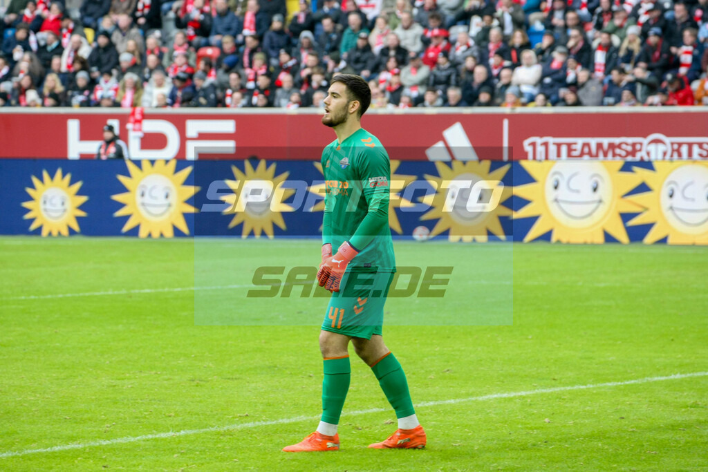 Fortuna Düsseldorf  Saison 25/26 - © Sportfoto-Sale (MK) | Dennis Seimen - Fortuna Düsseldorf - SC Paderborn Saison 25/26 - © Sportfoto-Sale (MK) - Realisiert mit Pictrs.com
