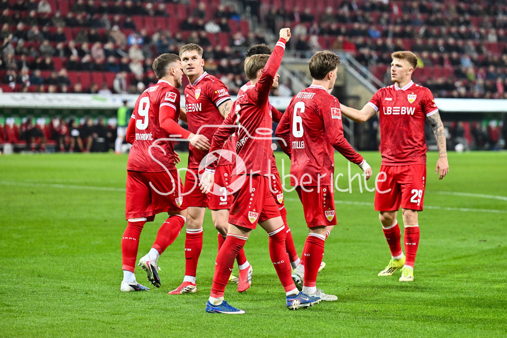 FC Augsburg - VfB Stuttgart | AUGSBURG, GERMANY - 22. MAERZ: Jubel der Gäste nach dem Treffer zum 2-5 durch Ermedin DEMIROVIC (VfB Stuttgart 9) / Tor / Torschuetze / Freude / Happy während dem Bundesligamatch zwischen dem FC Augsburg und dem VfB Stuttgart am 27. Spieltag in der WWK Arena / DFL REGULATIONS PROHIBIT ANY USE OF PHOTOGRAPHS AS IMAGE SEQUENCES AND/OR QUASI-VIDEO