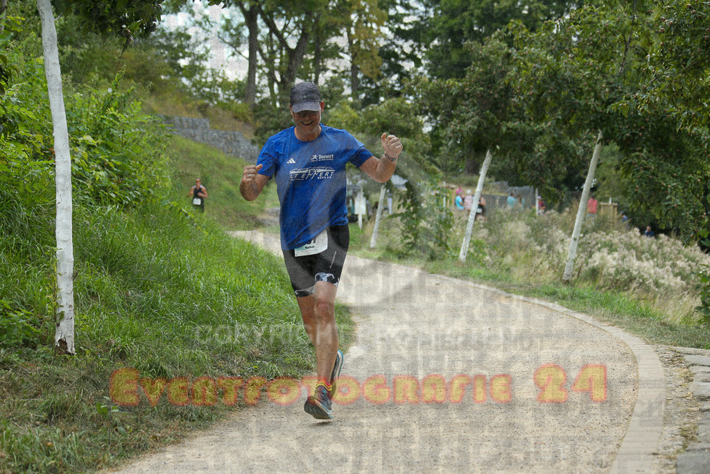 250824_1408_EX1_5114 | Sportfotografie im Rhein-Sieg Kreis, Köln, Bonn, NRW, Rheinland Pfalz, Hessen, etc. Unser Tätigkeitsfeld umfasst den Laufsport vom Volkslauf über den Marathon, Duathlon, Triathon bis zum Ultralauf wie Kölnpfad Ultra oder Schindertrail.