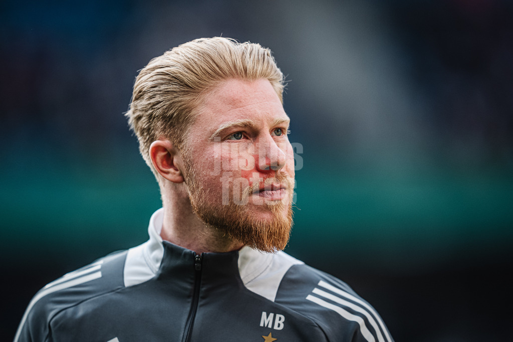 Fußball | Frauen | Saison 2024/2025  | DFB-Pokal der Frauen | Halbfinale | Hamburger SV vs. Werder Bremen | 23.03.2025 | Trainer Marwin Bolz (HSV) Portrait