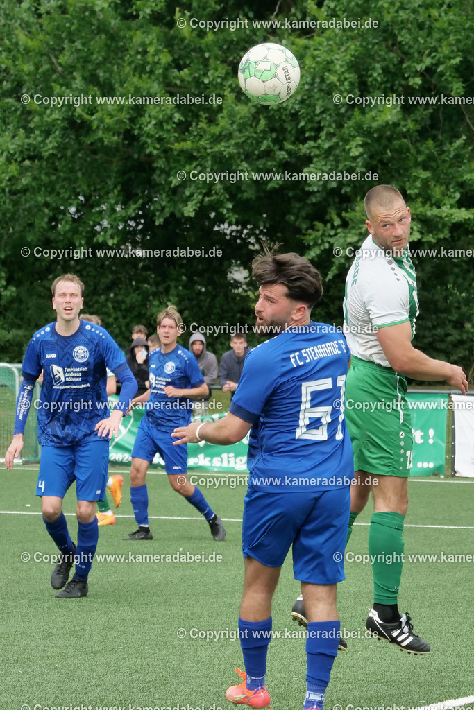 Fußball : Bezirksliga : TV Voerde - FC Sterkrade 72 | Fußball : Bezirksliga : TV Voerde - FC Sterkrade 72 am 25.05.2025 in Voerde - Realisiert mit Pictrs.com