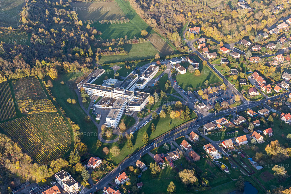 Aerial view: Hospital grounds of the Centre Hospitalier de la Lauter in Wissembourg in the state Bas-Rhin, France. – Photo: IMG_104424.jpg taken on 10/31/2017 by Werner Riehm/FLY-FOTO.com – Resolution of the original: 5472 x 3648 px