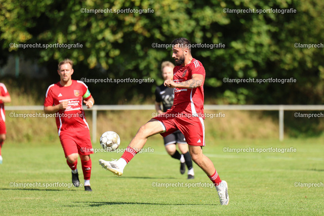 Fußball I Herren I Saison 2025-2026 I Verbandsliga Süd I 7. Spieltag I SV Schackendorf - SV Azadi Lübeck I 06.09.2025.070 | Robin Maurice Singh (42, SV Schackendorf) - Realisiert mit Pictrs.com