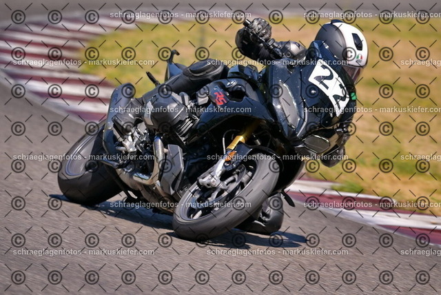 26bt05-1131 | markuskiefer.com - Realisiert mit Pictrs.com