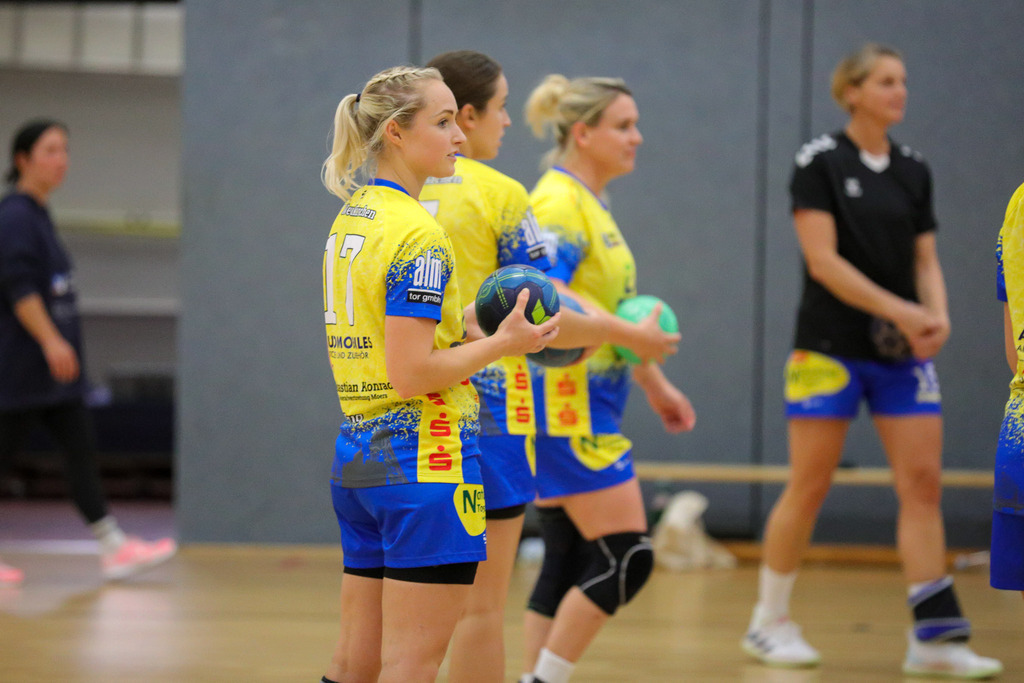 HcTvRhedeII_SvNeukirchen_150924_001 | Bildergalerie von Sport-Ereignissen aber auch von weiteren spannenden Dingen - nicht nur vom Niederrhein. In Anlehnung an den bekannten Spruch von Hanns Dieter Hüsch heißt das Motto: "Niederrhein ist überall".  - Realisiert mit Pictrs.com