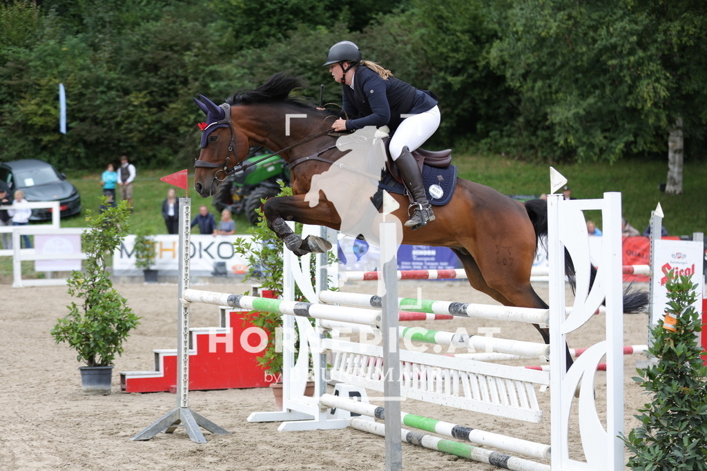 0P6A2719 | Willkommen bei Brunnmayr - Design & Fotografie – Ihrem Spezialisten für Reitturniere und Pferdeveranstaltungen in Oberösterreich, Salzburg und Bayern! Seit über 17 Jahren sind wir leidenschaftlich dabei.