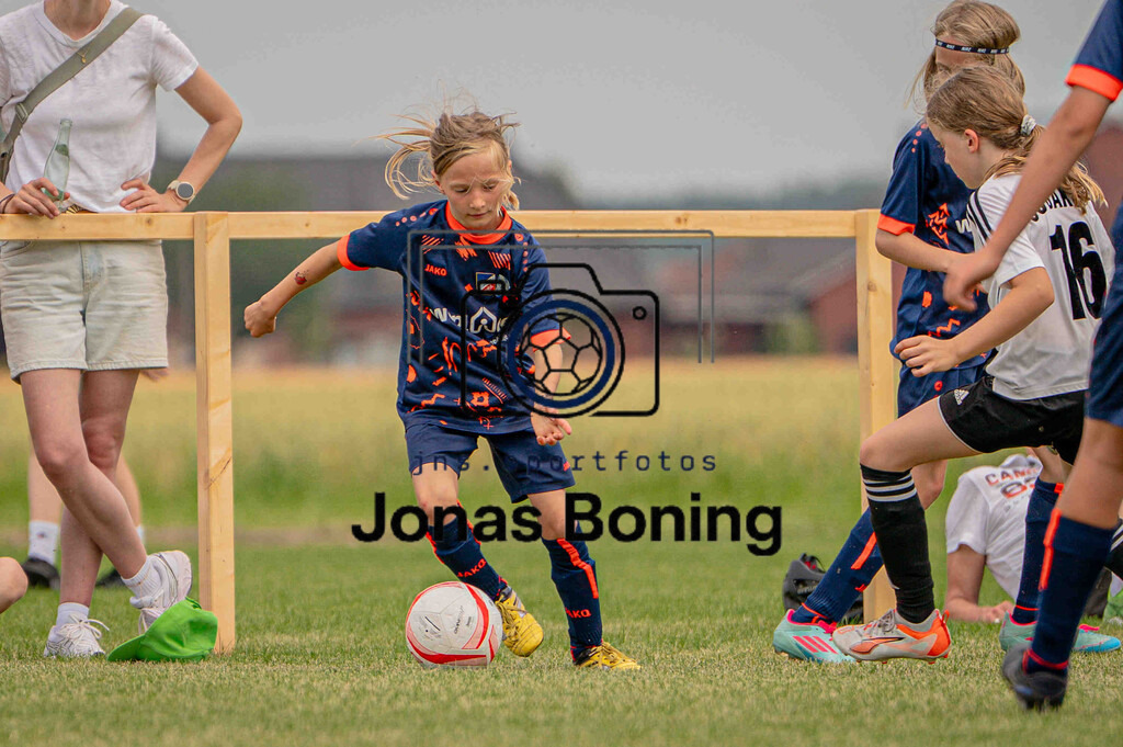 Fußball I E-Junioren I Saison 2025-2026 I OM-Cup Lüsche I Sonntag  I 23419 | jns.sportfotos - Realisiert mit Pictrs.com