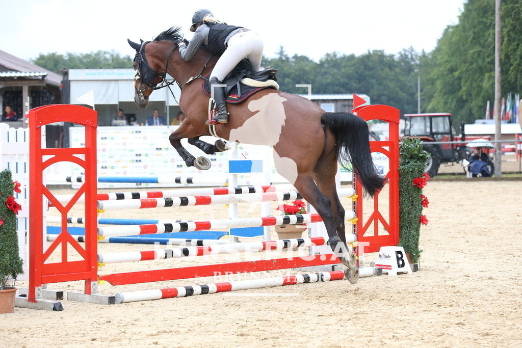 DL2Q6458 | Willkommen bei Brunnmayr - Design & Fotografie – Ihrem Spezialisten für Reitturniere und Pferdeveranstaltungen in Oberösterreich, Salzburg und Bayern! Seit über 17 Jahren sind wir leidenschaftlich dabei.