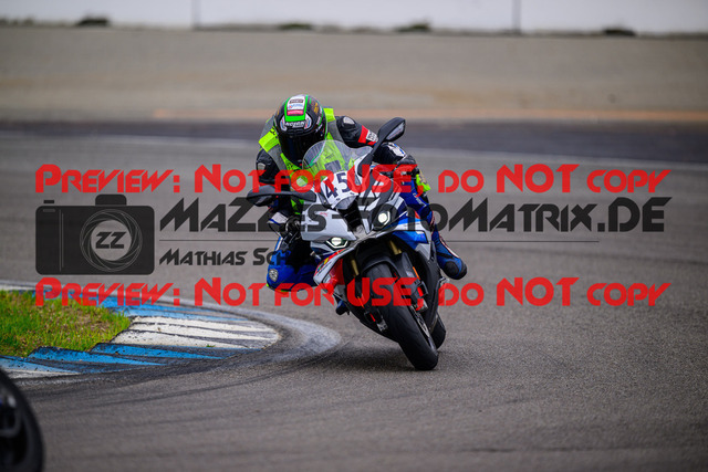 MaZZes_Fotomatrix_20250421_6021986_5237 | GELB