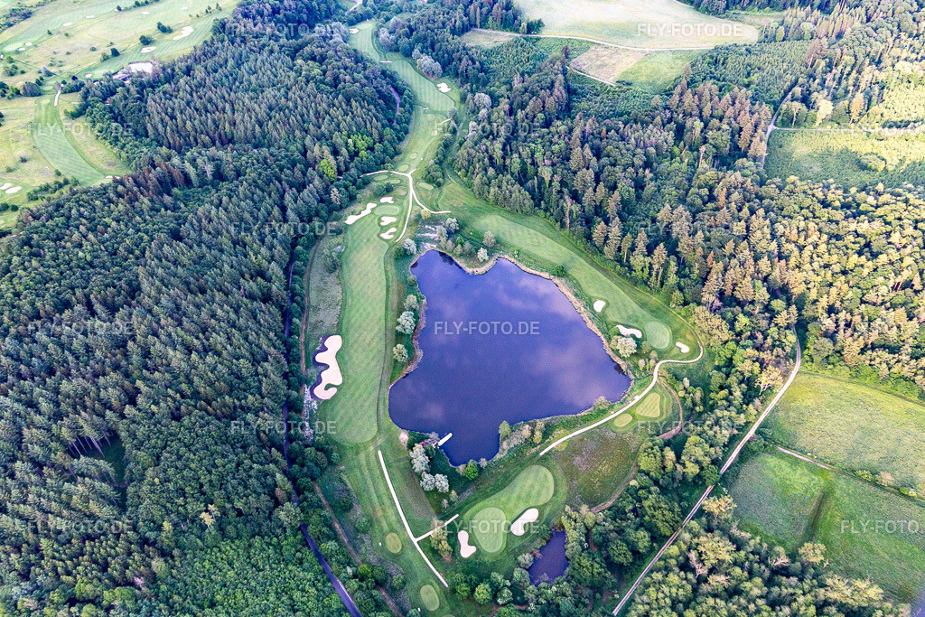 Der Country Club Schloss Langenstein - Der Golfplatz am Bodensee https://www.schloss-langenstein.com/der-country-club/turniere/ | Luftbild: Der Country Club Schloss Langenstein - Der Golfplatz am Bodensee https://www.schloss-langenstein.com/der-country-club/turniere/ im Ortsteil Orsingen in Orsingen-Nenzingen im Bundesland Baden-Württemberg in Deutschland. Foto: IMG_131769.jpg vom 25.05.2022 durch ©2025 Werner Riehm fly-foto.de/copyright - Realisiert mit Pictrs.com