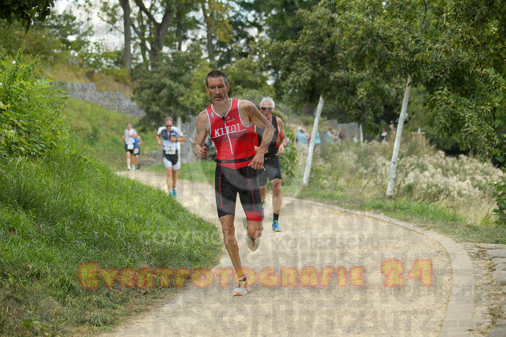 250824_1350_EX1_3902 | Sportfotografie im Rhein-Sieg Kreis, Köln, Bonn, NRW, Rheinland Pfalz, Hessen, etc. Unser Tätigkeitsfeld umfasst den Laufsport vom Volkslauf über den Marathon, Duathlon, Triathon bis zum Ultralauf wie Kölnpfad Ultra oder Schindertrail.