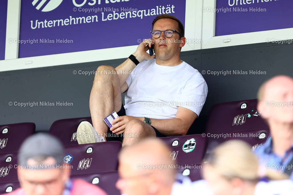 NH_VfLOsnabrück_HolsteinKiel_Testspiel_26072025 | Olaf Rebbe (Geschäftsführer Sport, Holstein Kiel)Fußball I Herren I Testspiel I Saison 2025-2026  I VfL Osnabrück - Holstein Kiel I 26.07.2025 I Stadion Bremer Brücke