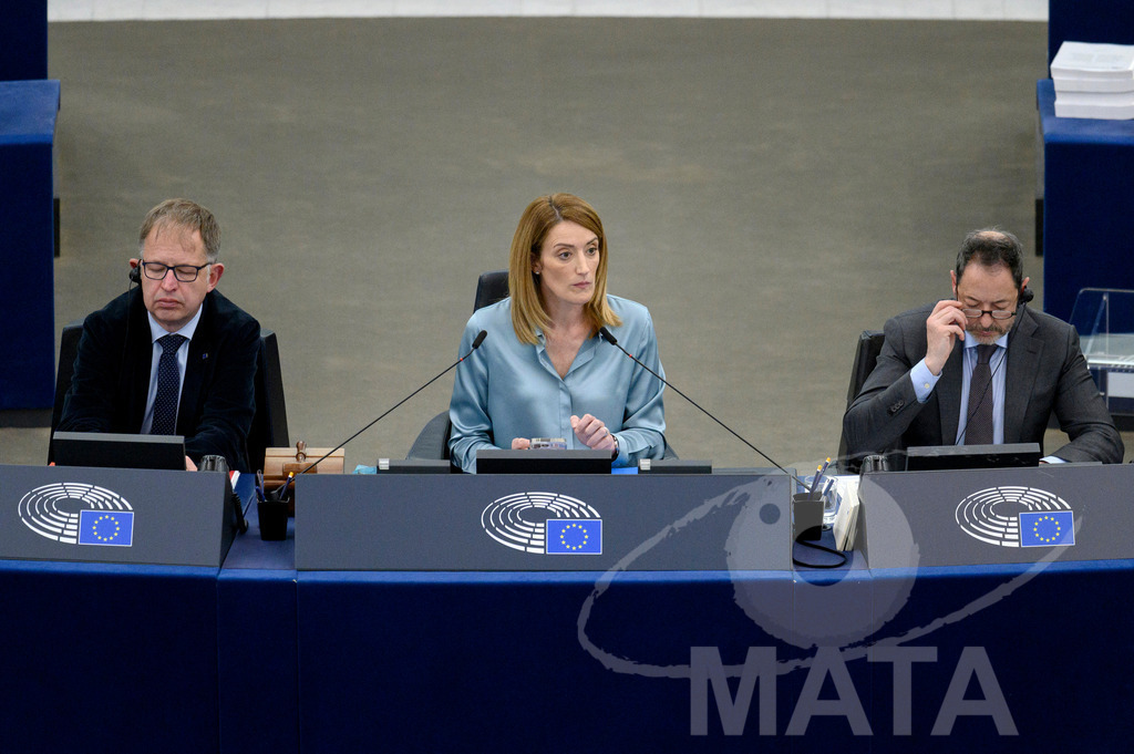 _DWI0211 | Roberta Metsola (Präsidentin des Europäischen Parlaments 2022-2024, EVP, Malta) bei Wiederaufnahme der letzte Plenarsitzung. Das Europäische Parlament in Straßburg, 22.04.2024
 - Realisiert mit Pictrs.com