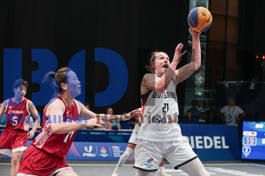 SES_RRG3x320250720-245 | bond - Realisiert mit Pictrs.com