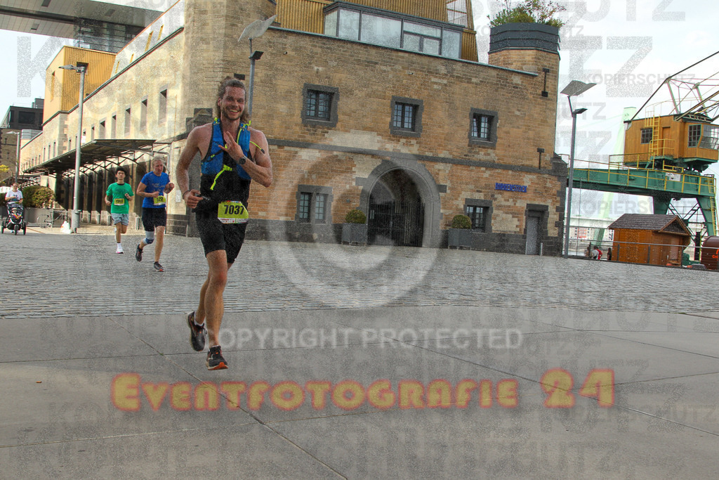 250920_1533_EV4_9148 | Sportfotografie im Rhein-Sieg Kreis, Köln, Bonn, NRW, Rheinland Pfalz, Hessen, etc. Unser Tätigkeitsfeld umfasst den Laufsport vom Volkslauf über den Marathon, Duathlon, Triathon bis zum Ultralauf wie Kölnpfad Ultra oder Schindertrail.