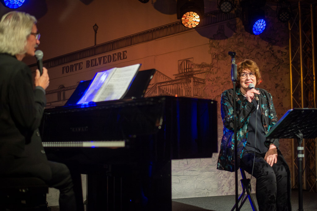 Uschi Brüning | Uschi Brüning im Forte Belvedere Leisnig zum Festival Hallo Leisnig 2022. - Realisiert mit Pictrs.com