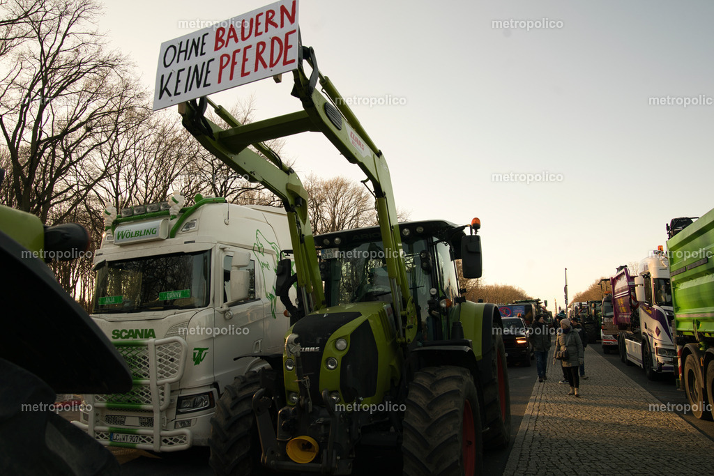 Bauernprotest Berlin am 8. Januar 2024 (13) | Metropolico