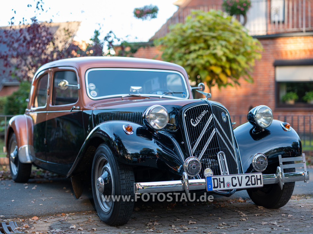 20251018-00256 | Syke Barrien 2025 Oldtimer Treffen - Realisiert mit Pictrs.com