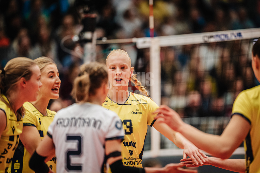 Volleyball | Frauen | Saison 2025/2026 | Volleyball Bundesliga | ETV Hamburger Volksbank Volleys vs. SSC Palmberg Schwerin | 17.01.2026 | in der Mitte Luisa van Clewe (#13, SSC Palmberg Schwerin)