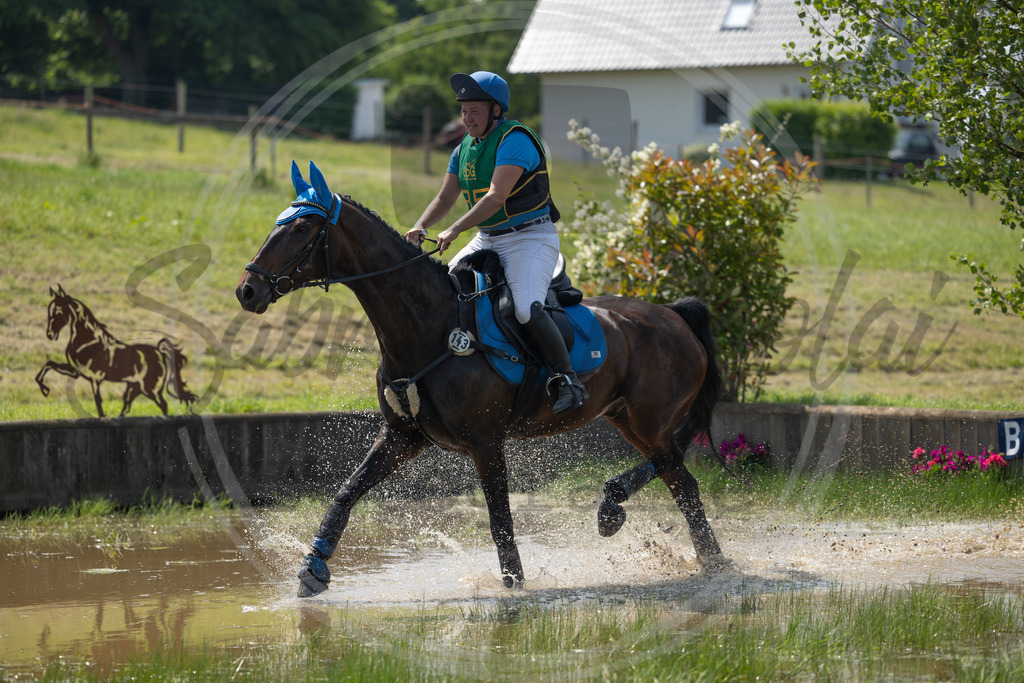 994A1329 | sabrinanicolaifotografie - Realisiert mit Pictrs.com