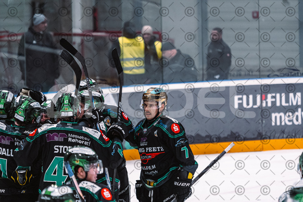 Alligators_vs_Memmingen_05_12_2025-204 | Höchstadt Alligators Fotogalerie: Eishockey-Action aus Franken. Professionelle Spielfotos, Portraits & Stadionbilder zum Download. Jetzt entdecken! - Realisiert mit Pictrs.com