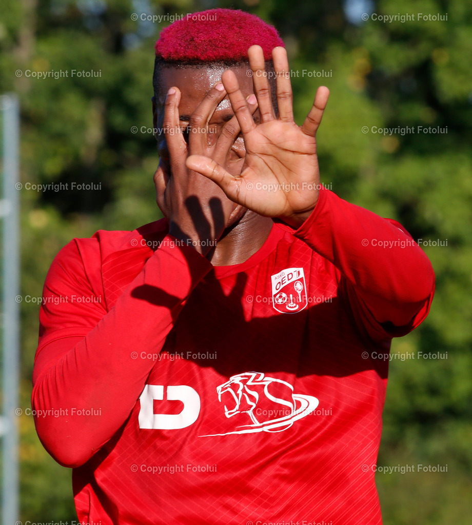A_LUI_250925_0000018 | SPORT,FUSSBALL REGINALLIGA MITTE ASKOE OEDT-JUNGE WIKINGER 27.09.25 IM BILD: TORSCHUETZE JONATHAN ALUKWU (OEDT) UND (JUNGE WIKINGER FOTO:FOTOLUI