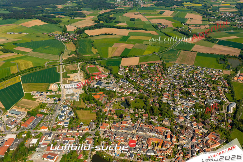 Das Luftbild zeigt :  Kemnath - Die Luftaufnahme wurde 2024 vom UL-Flugzeug aus erstellt ( keine Drohne ) - Hochauflösende Luftaufnahme - Für grossformatige Ausdrucke geeignet. Die Geschenkidee !Mit Lizenz und Bildrechte bestellbar