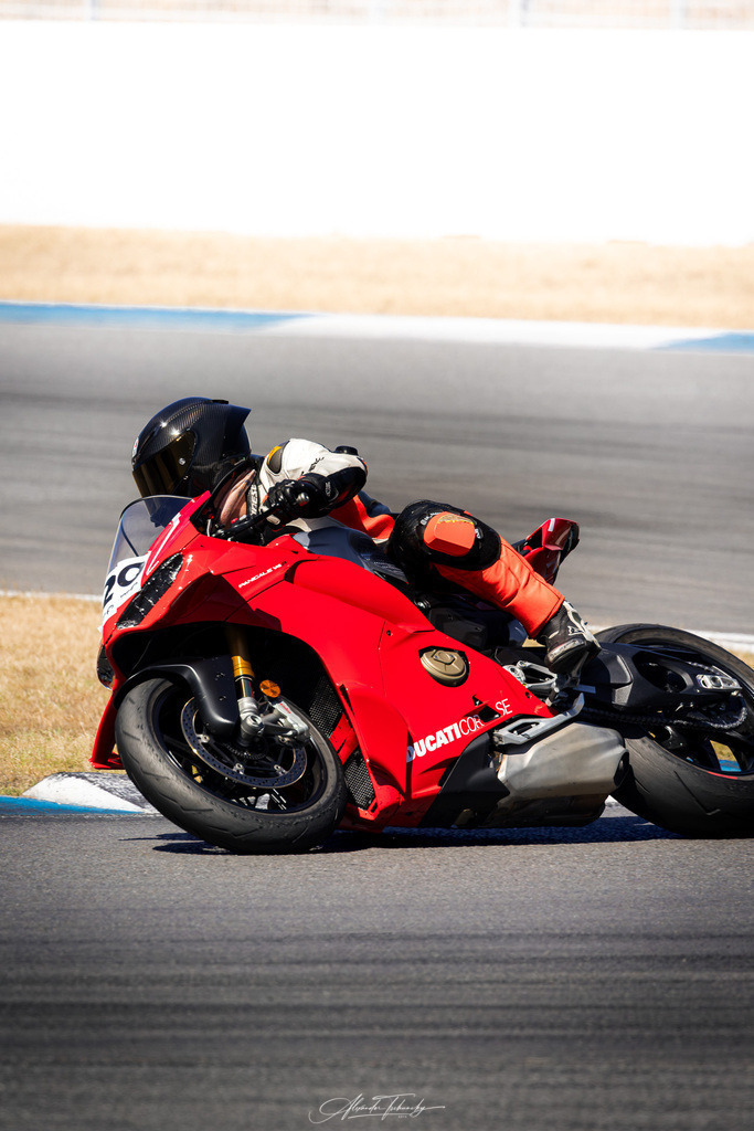 Ducati Trackday Hockenheimring 2026 | Entdecken Sie die faszinierende Welt von Alexander Tschuncky Arts: Kreative Fotografie, atemberaubende Automobilkunst und hochwertiger Bilderdruck. Lassen Sie sich inspirieren! - Realisiert mit Pictrs.com