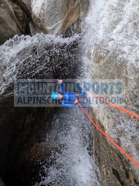 GOPR0917 | Bestelle die Bilder deines Berg- oder Wasser-Abenteuers mit Mountain Sports bequem von zu Hause aus direkt über unseren Online Fotoshop von pictrs.com. - Realisiert mit Pictrs.com