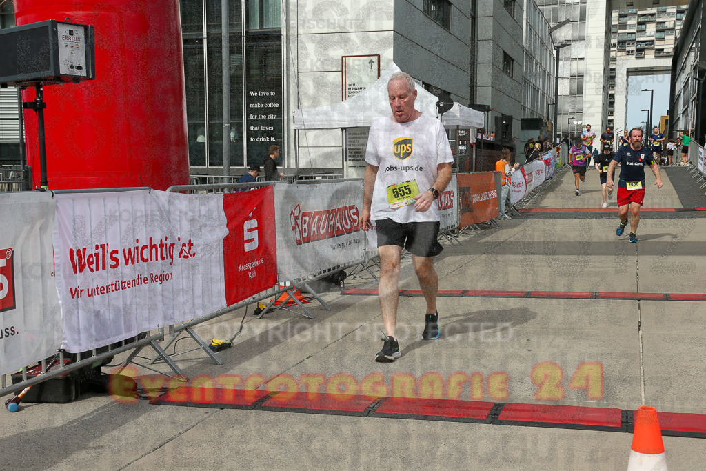 250920_1328_EX1_4794 | Sportfotografie im Rhein-Sieg Kreis, Köln, Bonn, NRW, Rheinland Pfalz, Hessen, etc. Unser Tätigkeitsfeld umfasst den Laufsport vom Volkslauf über den Marathon, Duathlon, Triathon bis zum Ultralauf wie Kölnpfad Ultra oder Schindertrail.