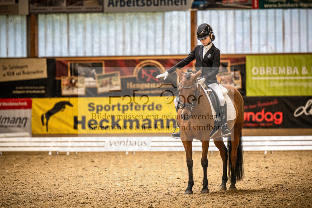 DOS_4344 | Entdecke hochwertige Reitturnierfotos von Foto Oger. Professionell, emotional und authentisch – jetzt Lieblingsmomente im Shop bestellen.Deutschlandweite Turnierfotografie. - Realisiert mit Pictrs.com