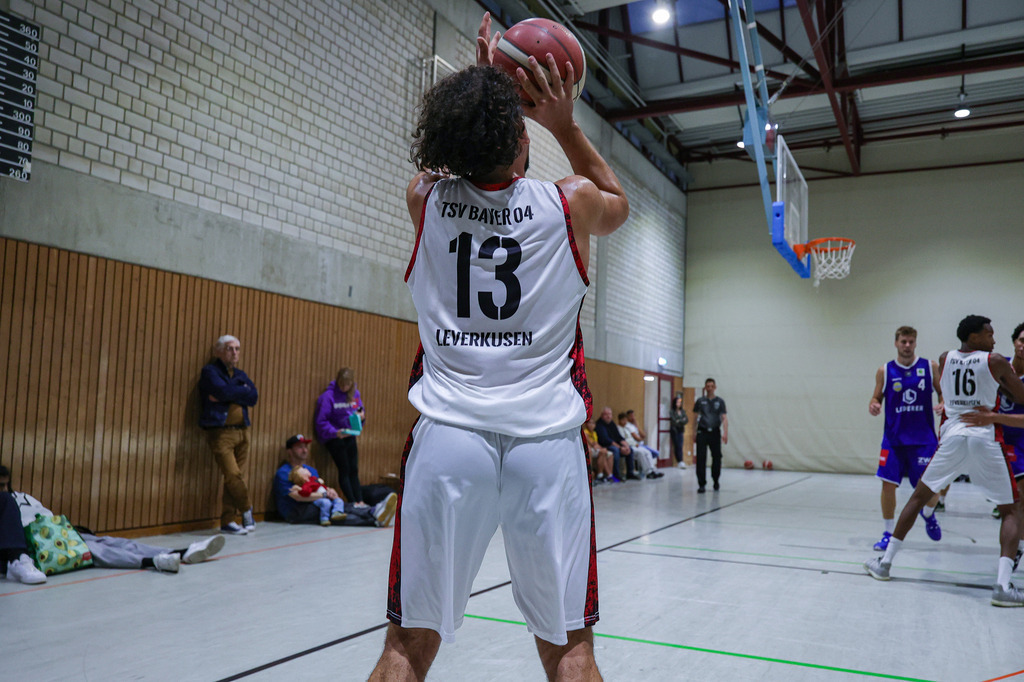 Regio Test BAYER GIANTS vs EN Baskets Schwelm-94 | Fotos von Basketballspielen aus dem Raum NRW fotografiert von Gero Mueller-Laschet und Daniel Schaefer - Realisiert mit Pictrs.com
