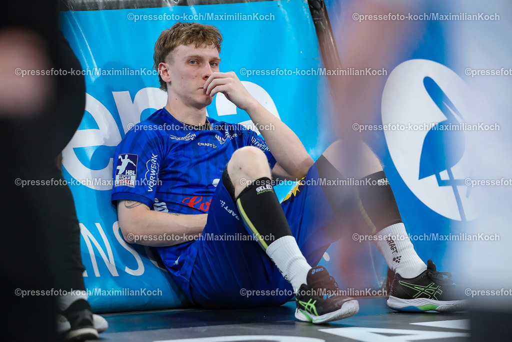Due1HBL02062402106 | 02.06.2024, Handball, Düsseldorf, PSD-Bank Dome, Liqui Moly Handball Bundesliga, Spieltag 34, Saison 2023 2024, Bergischer HC - SG Flensburg-Handewitt: Enttäuschte Gesichter nach der 30:40 Niederlage und dem Abstieg aus der 1.HBL. Noah Beyer (Bergischer HC)
