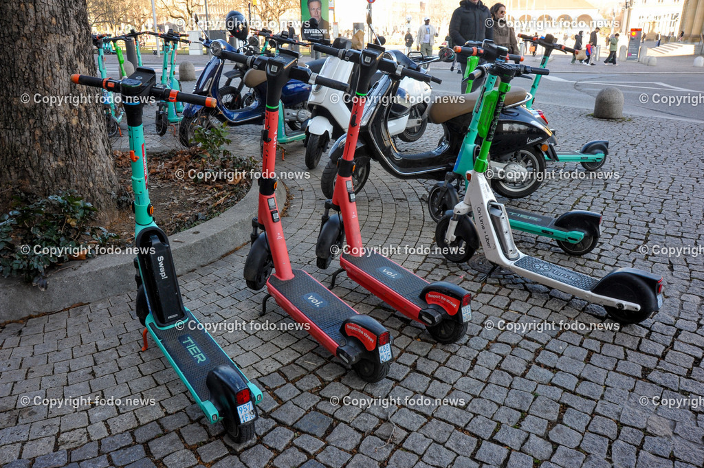 Deutschland_ Baden-Wuerttemberg_ Stuttgart_ 15.02.2025-49 | 15.02.2025, Deutschland, GER, Baden-Wuerttemberg, Stuttgart, im Bild Themenbild, Stadtansichten, E-Scooter, Abstellplatz, Tier, Voi,  Regio Stuttgart, Station, ausborgen, ausleihen, nachhaltig, Feature, Symbolbild