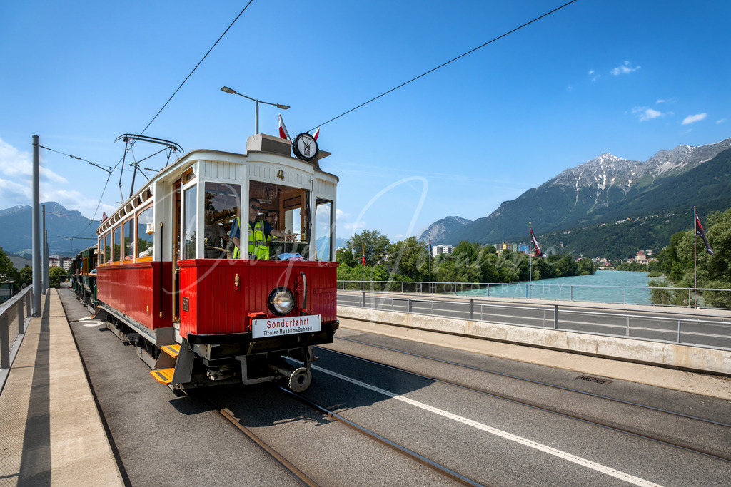 Straßenbahn | Triebwagen 4 auf der Grenobler Brücke