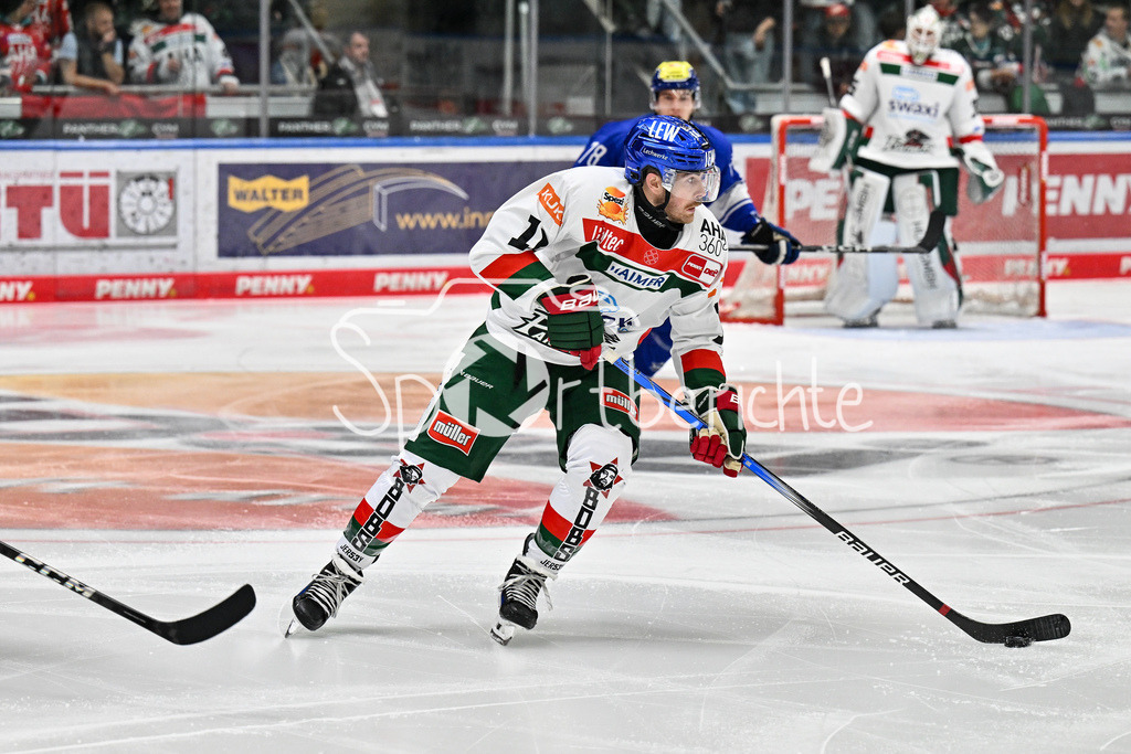 Augsburger Panther - EC VSV | am Puck Chris COLLINS (Augsburger Panther #10)