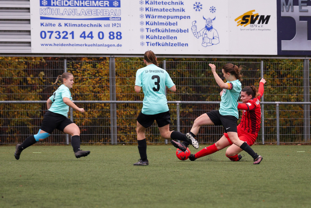FCHWAS_251102_3428 | 1.FC Heidenheim 1846 II vs. SGM DJK-SV Wasseralfingen/Neuler, Fußball, Frauen, Bezirksliga, 2025/2026, 8. Spieltag, 02.11.2025 in Mergelstetten (Foto: Michael Bulling) - Realisiert mit Pictrs.com