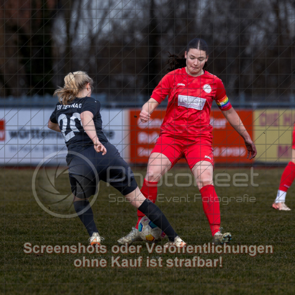 20250223_130955_0043-2 | #,1.FC Donzdorf (rot) vs. TSV Tettnang (schwarz), Fussball, Frauen-WFV-Pokal Achtelfinale, Saison 2024/2025, Rasenplatz Lautertal Stadion, Süßener Straße 16, 73072 Donzdorf, 23.02.2025 - 13:00 Uhr,Foto: PhotoPeet-Sportfotografie/Peter Harich