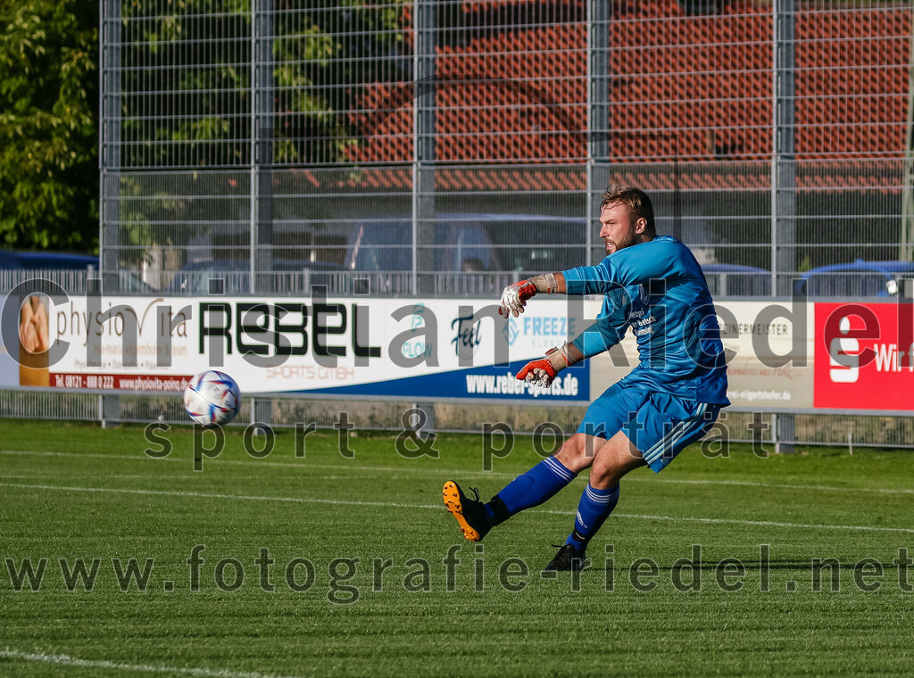 2023-08-11_028_FC_Finsing_gegen_SV_Eichenried | Finsing, Deutschland, 11.08.2023:
Fußball, Kreisliga 2023 / 2024, 4. Spieltag, FC Finsing gegen SV Eichenried, Endergebnis: 3:0

Torwart Daniel Schröder (FC Finsing, #1)

Foto: Christian Riedel / fotografie-riedel.net