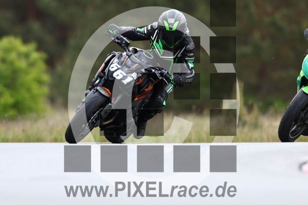 0661-20240511_03839 | Schöne Erinnerungen an spannende Momente - das festzuhalten ist unser Job. PIXELrace.de ist seit 2003 auf den Rennstrecken Europas unterwegs um die Action draußen beim Fahren und die wunderbare Stimmung imm Fahrerlager für euch einzufangen.