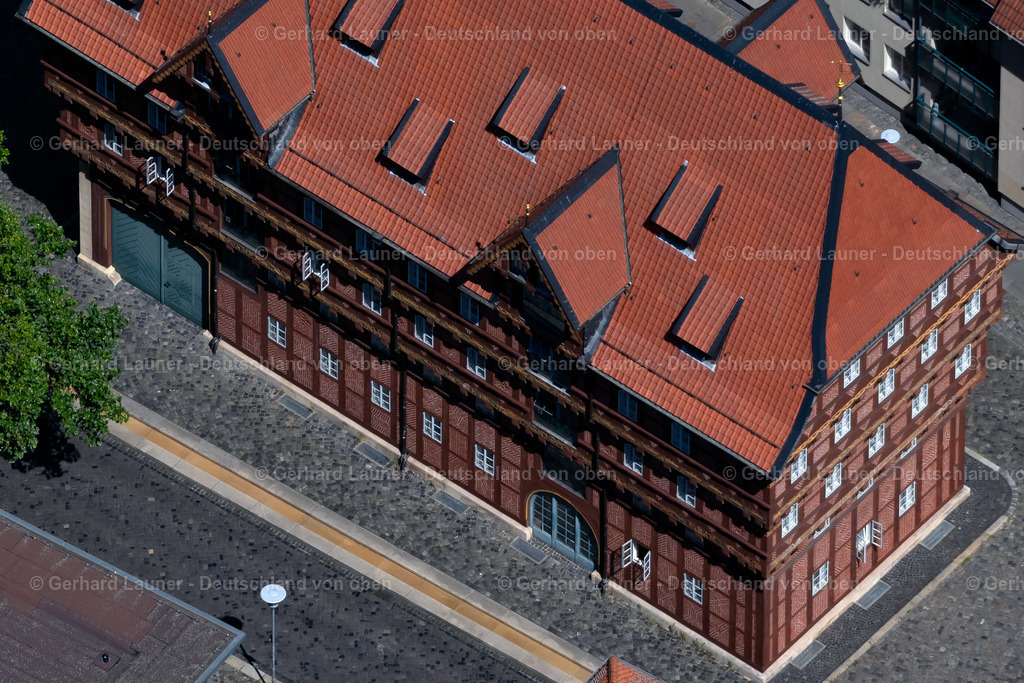 4035701 | BRAUNSCHWEIG 31.07.2020 Fachwerkhaus im Altstadtbereich und Innenstadtzentrum "Alte Waage" mit der "VHS Braunschweig" in Braunschweig im Bundesland Niedersachsen, Deutschland. Weiterführende Informationen bei: VHS Braunschweig GmbH. // Half-timbered house in the old town area and inner city center "Alte Waage" with the "VHS Braunschweig" in Brunswick in the state Lower Saxony, Germany. Further information at: VHS Braunschweig GmbH. Foto: Gerhard Launer