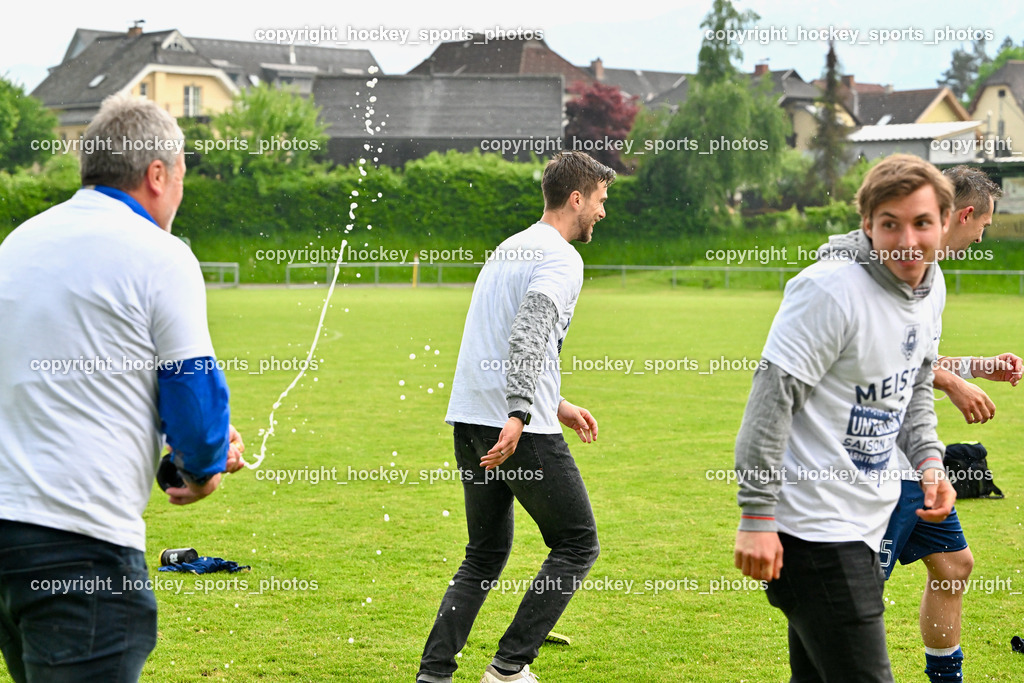 ATUS Velden Meisterfeier 2023 20.5.2023 | Headcoach ATUS Velden Marcel Günther Kuster, Sekt Dusche