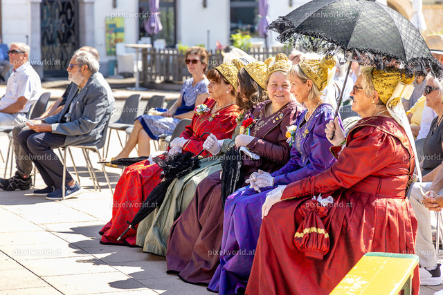 Fronleichnamsprozession mit Pfarrfest | Bildershop von pixelworld.at - Realisiert mit Pictrs.com