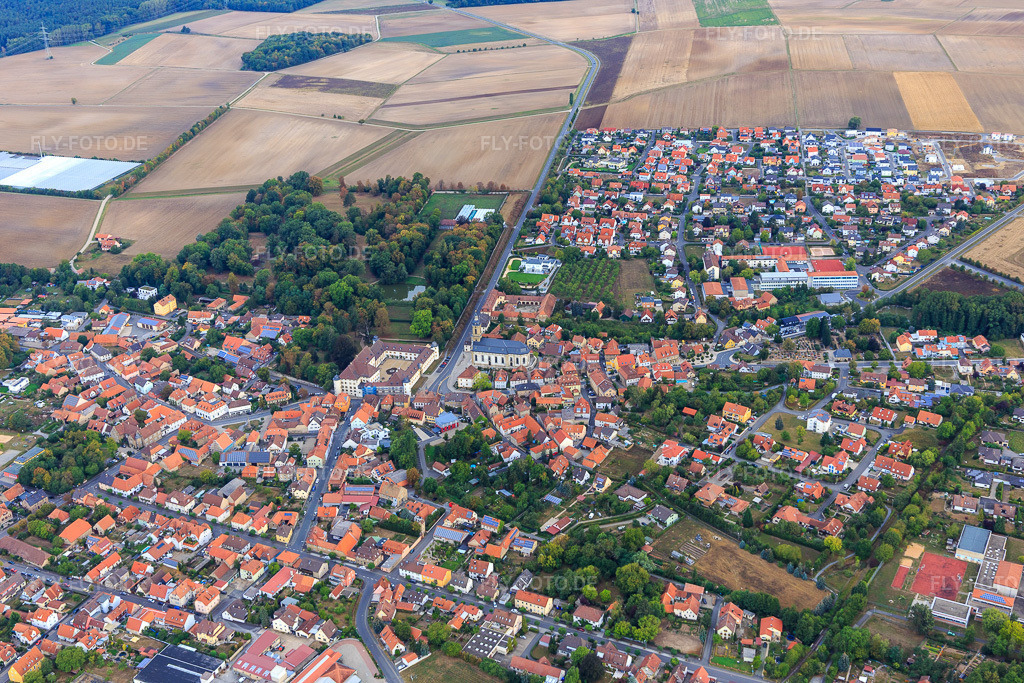 Luftbild: Ortsansicht aus Süden in Wiesentheid im Bundesland Bayern in Deutschland. Foto: IMG_111222.jpg vom 09.09.2018 durch Werner Riehm/FLY-FOTO.de
