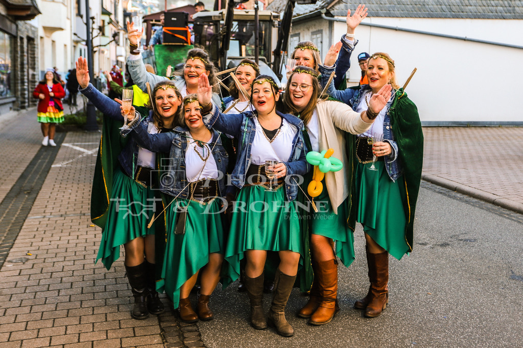 Fastnacht 2023-2094 | Erleben Sie den Zauber des Mittelrheins und entdecken Sie die atemberaubende Auswahl an Fotos und Bildern bei Rheinfotos. Wir bieten eine vielfältige Auswahl an Produkten wie Poster, Karten, Sticker, Textilien und Geschenkartikeln und Fototouren. - Realisiert mit Pictrs.com