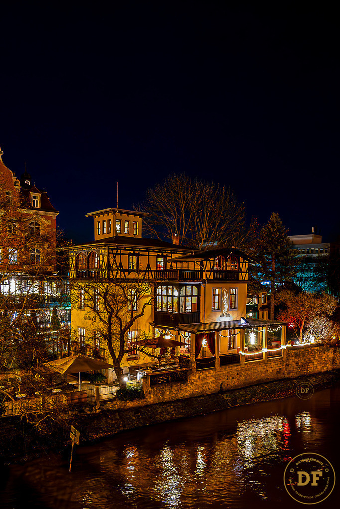 Villa Marie im mystischen Mondlicht bei Hochwasser | Villa Marie am Blauen Wunder im mystischen Mondlicht - 6354 Hochformat- im  Hochwasser - Wasserzeichen ist nach Kauf entfernt - kleines Signum bleibt. Kann optional bei Großauftrag entfernt werden.