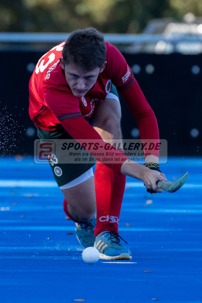 HK_20241103_108466 | 1. Bundesliga Herren Crefelder HTC - Hamburger Polo Club am 3.11.2024 CHTC Krefeld, Krefeld , Schröder Mika ( Crefelder HTC #33 )